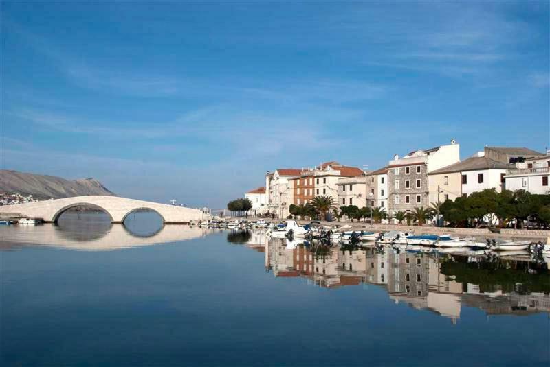 Apartmani Mila Pag Town Exterior photo